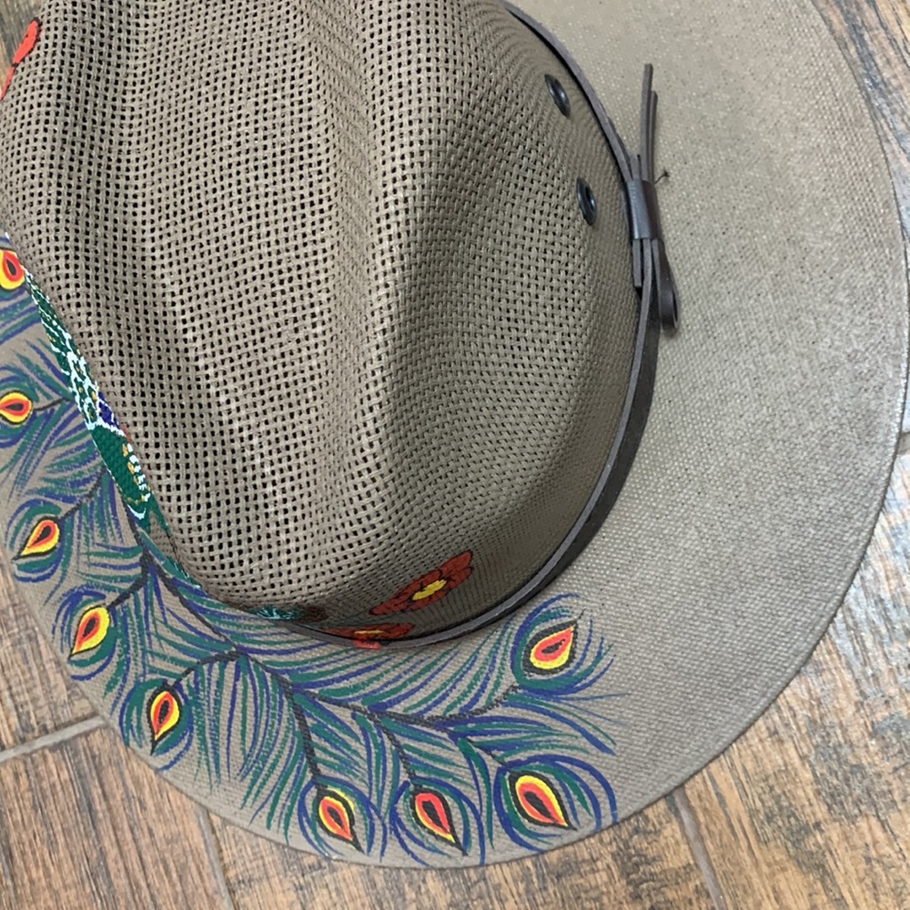 Painted hat - Picture 2 of 6